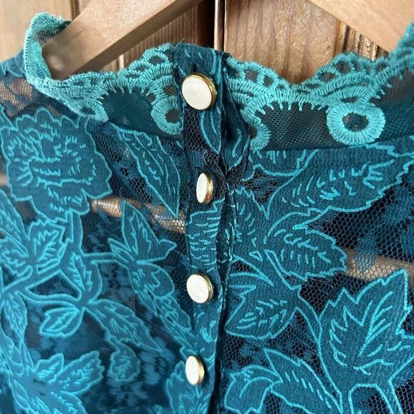 HD In Paris 6 Blouse Green Lace Peacock Floral Pattern Short Sleeve High Neck - Picture 5 of 8